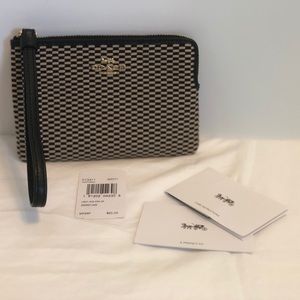 COACH FABRIC MILK/BLACK LEGACY PRINT ZIP WRISTLET